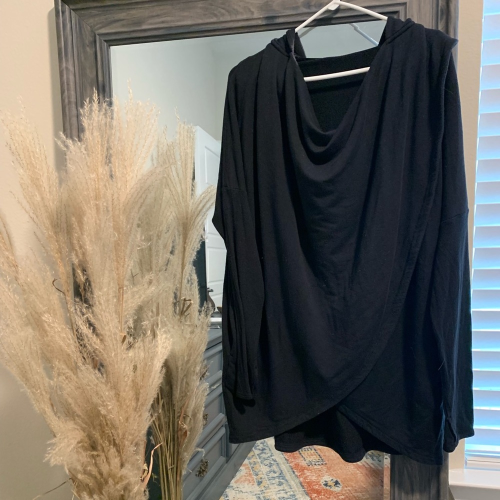 Athleta sweater. Scoop neck, never worn. In great condition!